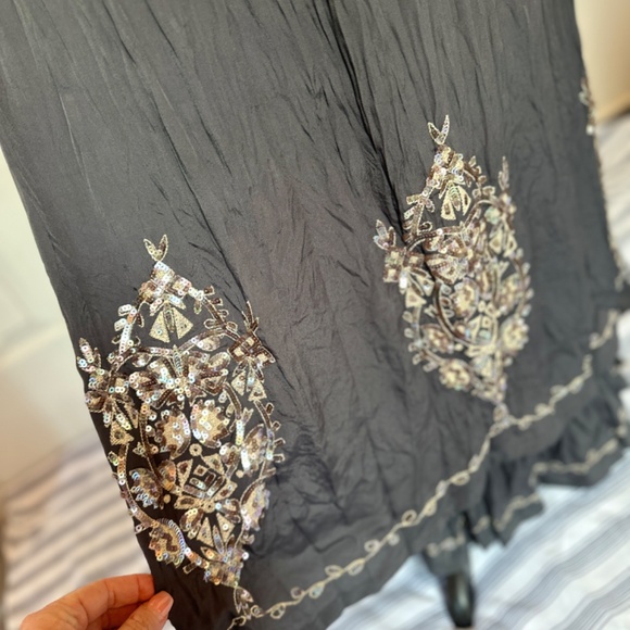 Robbi & Nikki  Sequin/Beaded Skirt - Picture 4 of 7